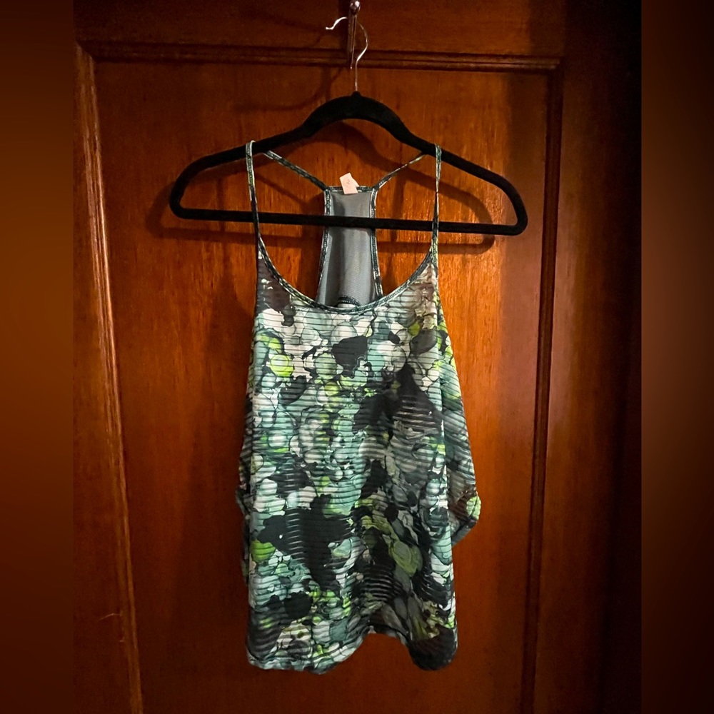New Under Armour Loose and Strappy Workout Top